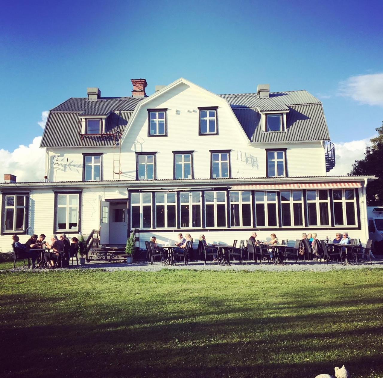 Hotell Restaurang Naemforsen Nasaker Экстерьер фото