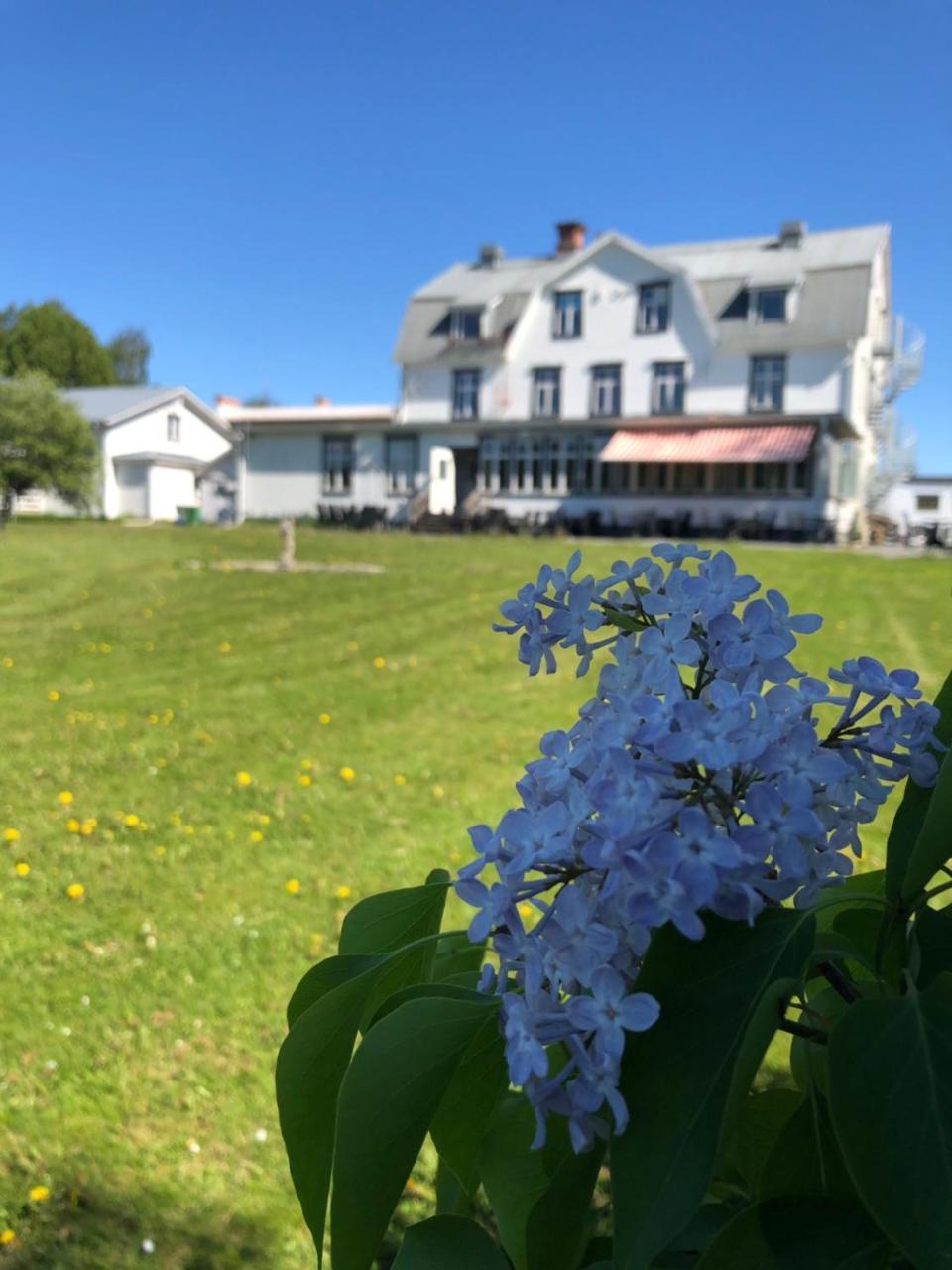 Hotell Restaurang Naemforsen Nasaker Экстерьер фото